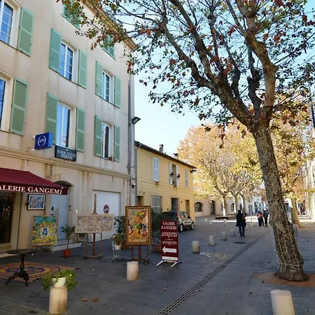 דירה Hanna-logis